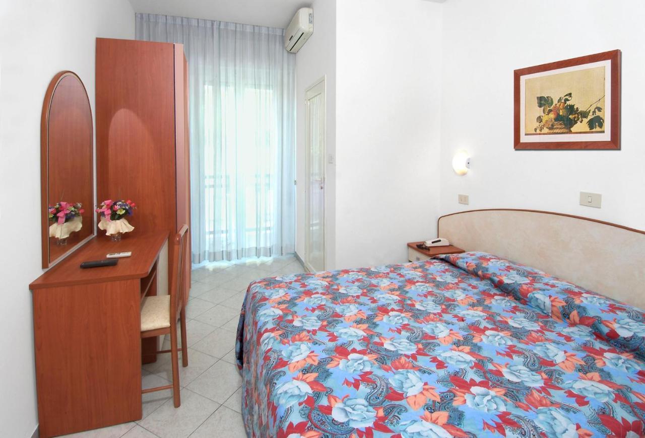 Hotel Villa Lieta Rimini Exteriör bild